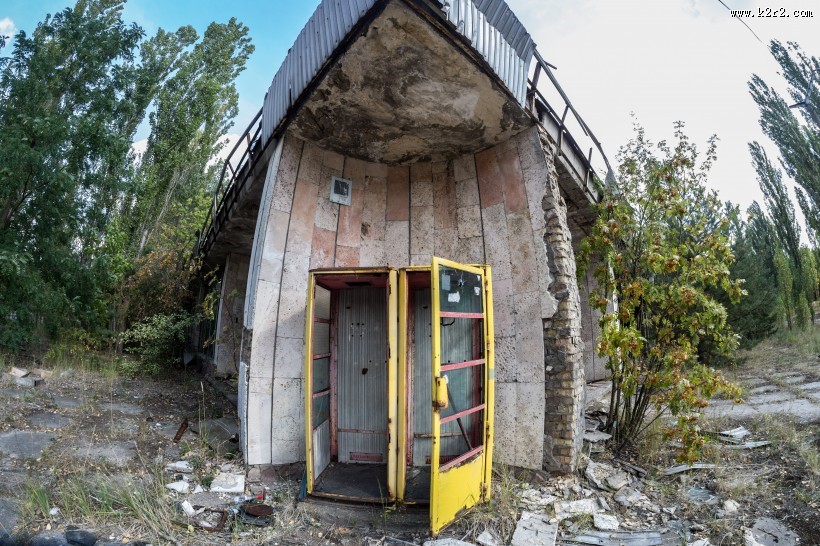 废弃的破旧房屋图片