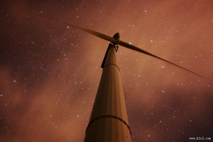 新能源 风力发电的风车图片