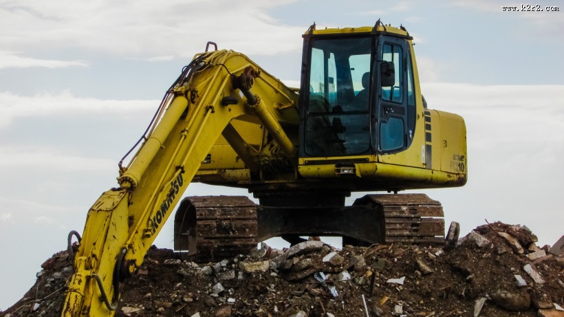 施工中的挖掘机图片