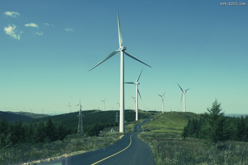 高大的风力发电机图片