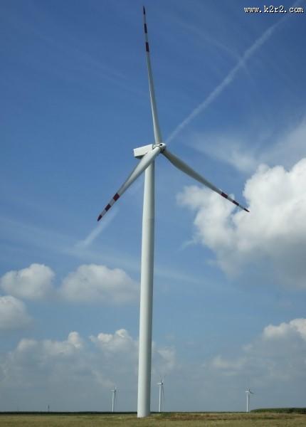 高大的风力发电机图片