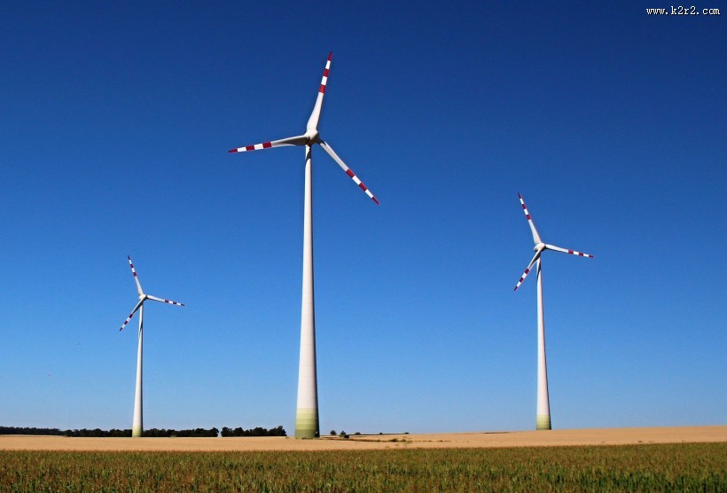 高大的风力发电机图片