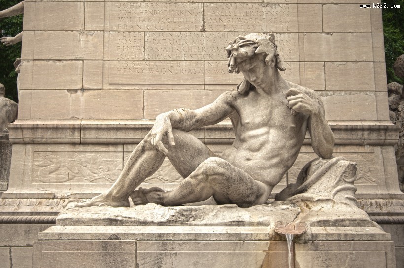 欧美风格的人物雕像图片