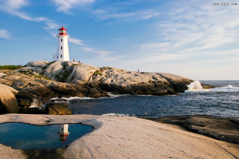 耸立的灯塔图片