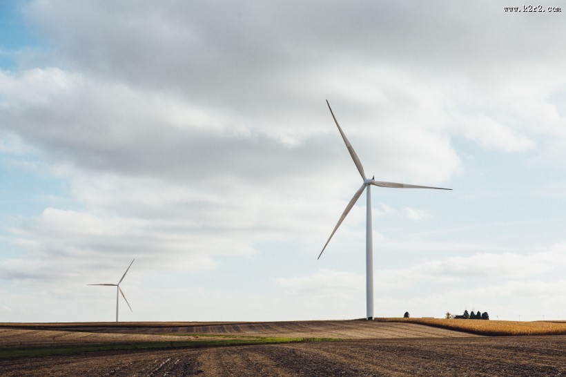 利用风力发电的风车图片