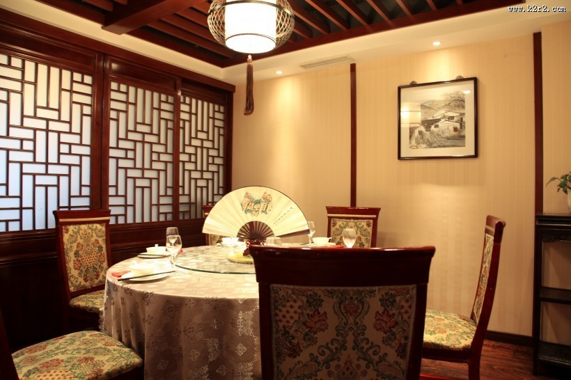 古香古色的中式饭店图片