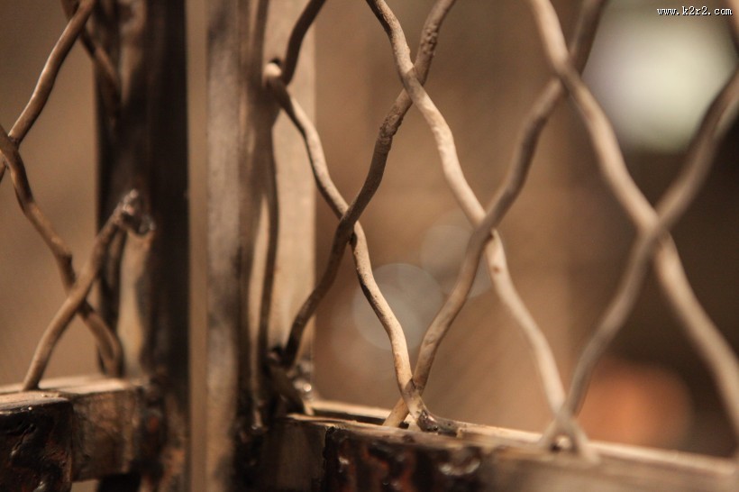 菱形排列的铁丝网图片