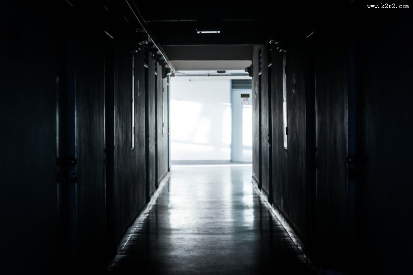 建筑物里的走廊图片