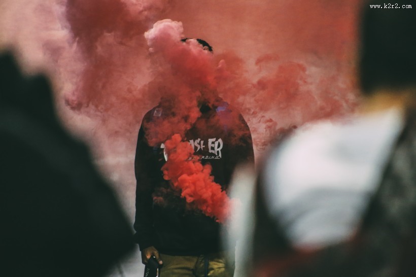 红色的烟雾图片大全