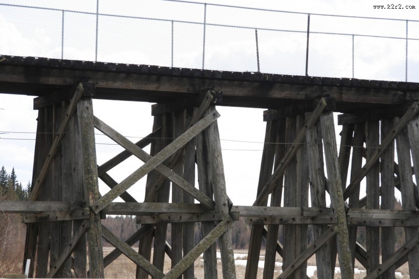 木质结构的桥图片