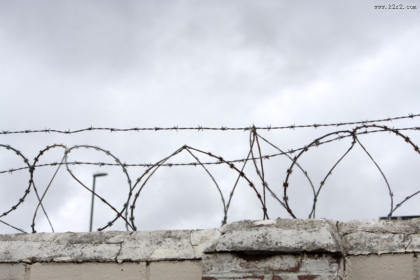 农场的铁丝网特写图片