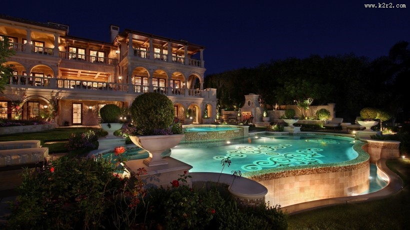 豪华别墅露天泳池图片