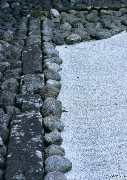 日式庭院小石路图片