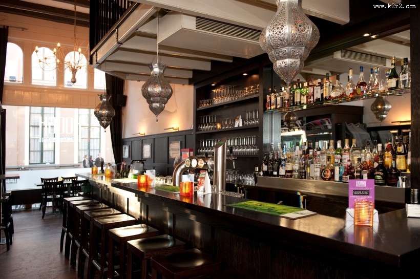 装饰华丽的酒吧图片