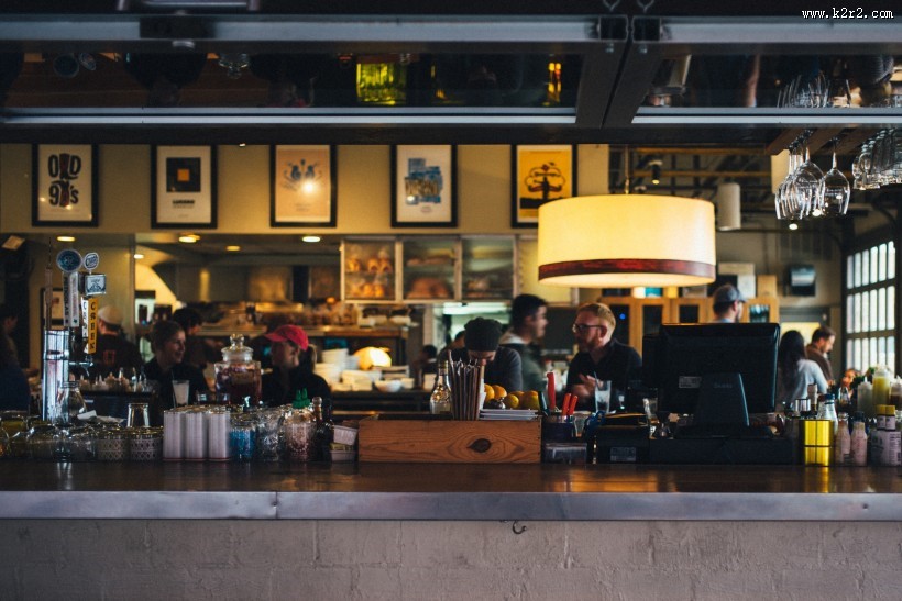 装饰华丽的酒吧图片