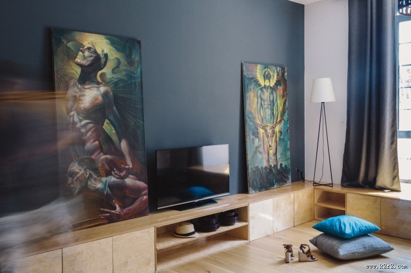 现代设计的阁楼公寓图片