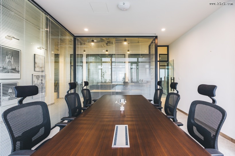 商务办公室会议室图片