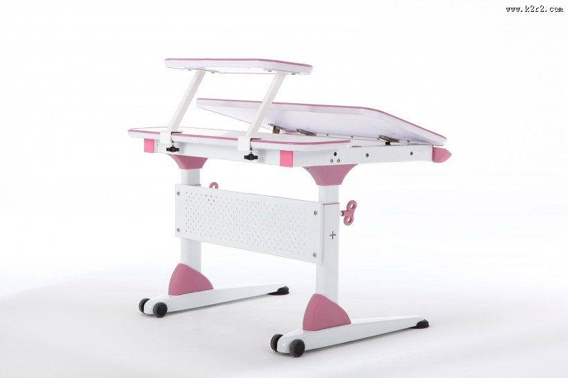 色彩好看的儿童桌椅图片