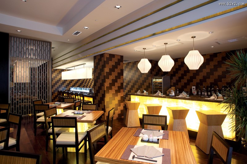 窗居酒屋-日式风格餐厅装潢图片