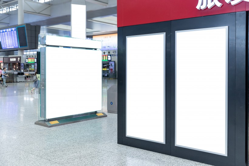 动车站空白广告牌图片