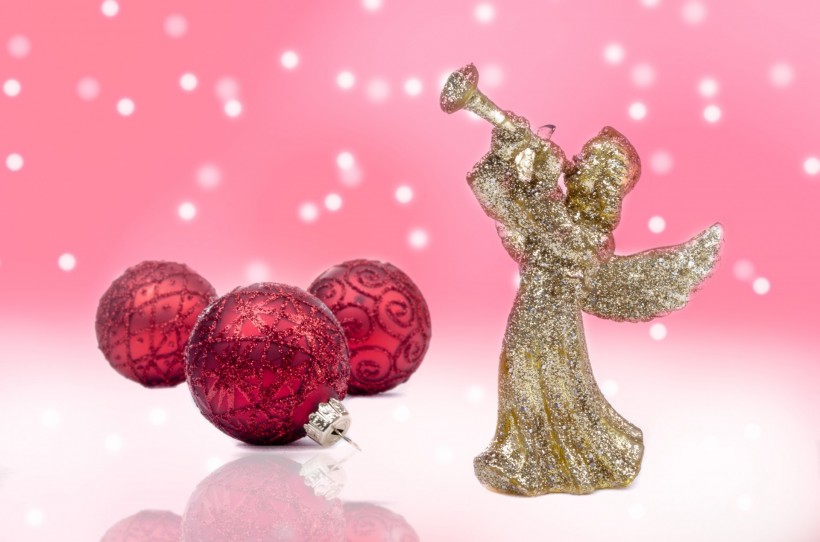 红色圣诞彩球图片