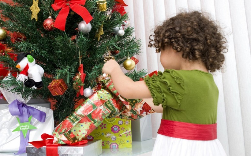 儿童圣诞节与圣诞礼物图片
