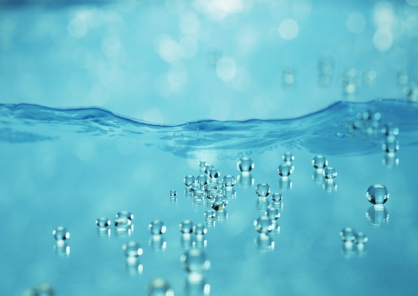 绿色、生命和水图片