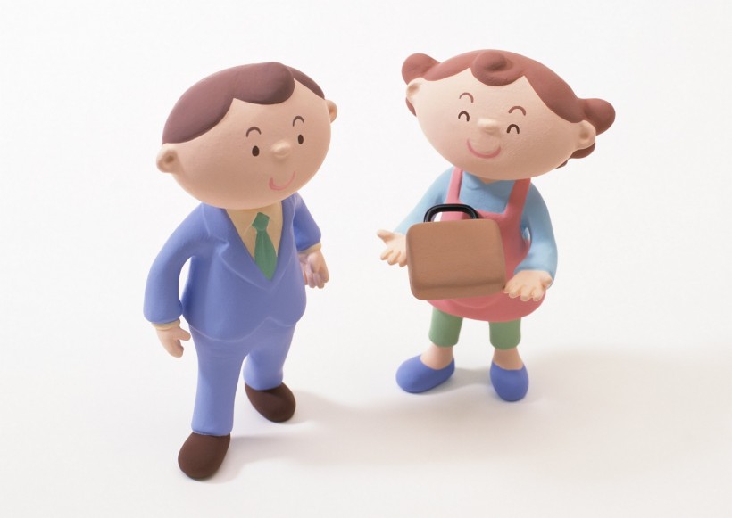 温馨家庭玩偶情景图片