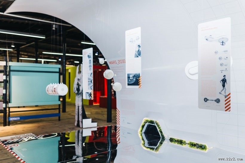 太空舱模型的展览图片