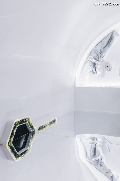 太空舱模型的展览图片