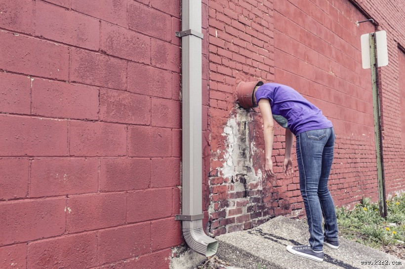 怪诞的行为艺术图片