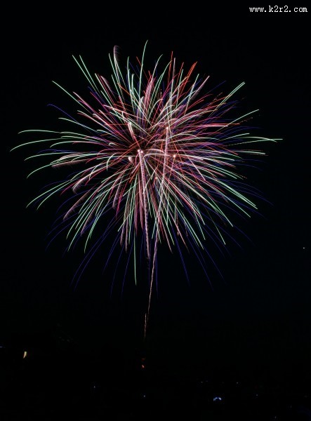 夜空中美丽的烟花图片大全