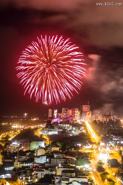 夜空中美丽的烟花图片大全