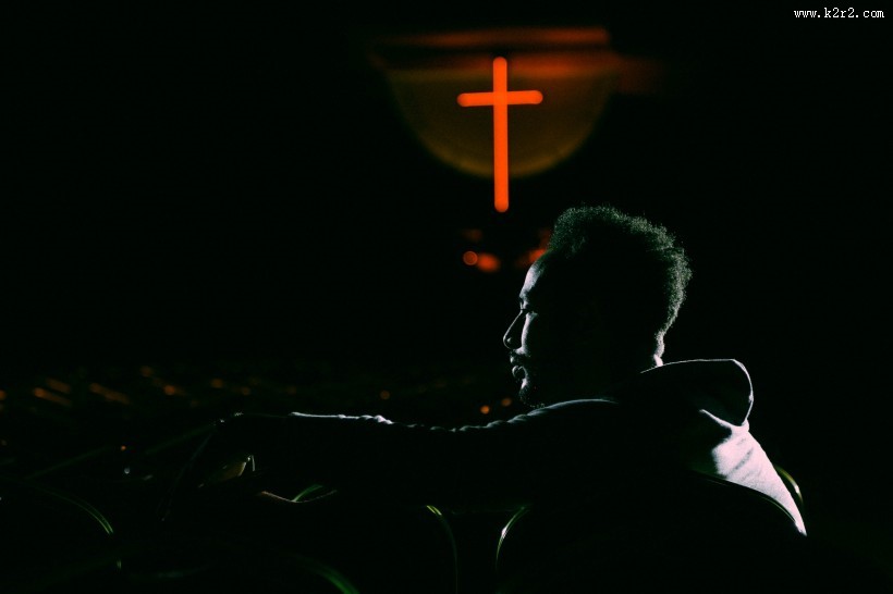 富有宗教气息的十字架图片