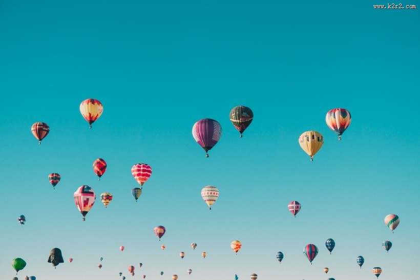 飞上天的热气球图片大全