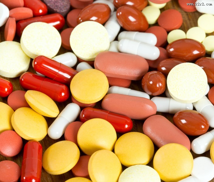彩色的药片胶囊图片
