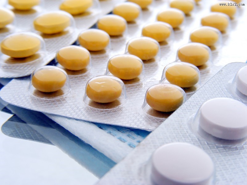 彩色的药片胶囊图片