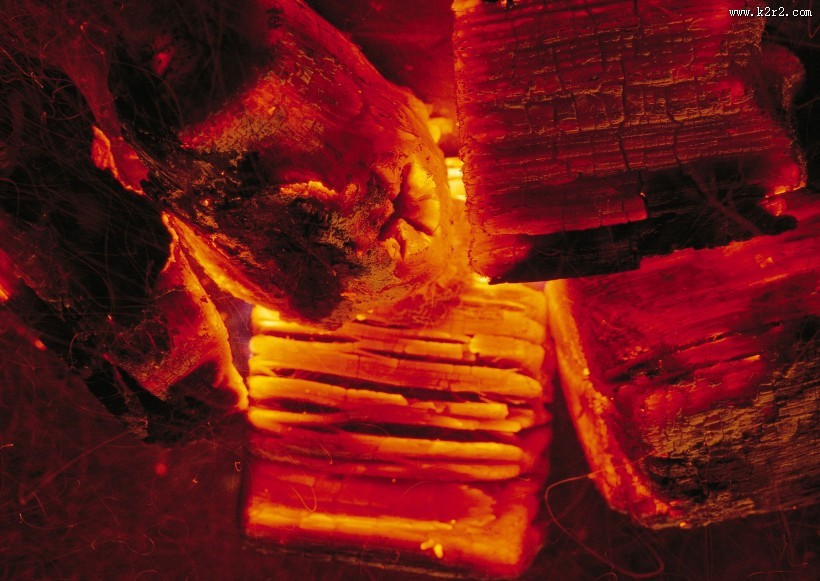 燃烧中的木块图片大全