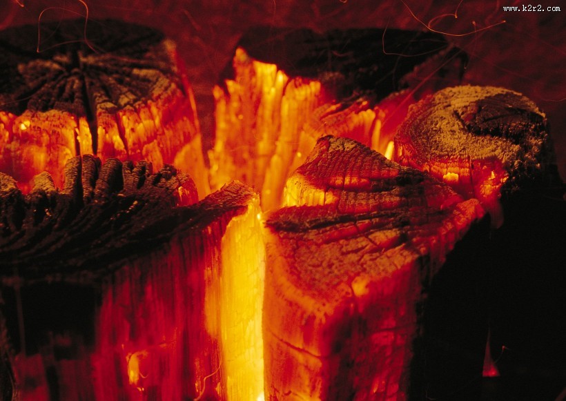 燃烧中的木块图片大全