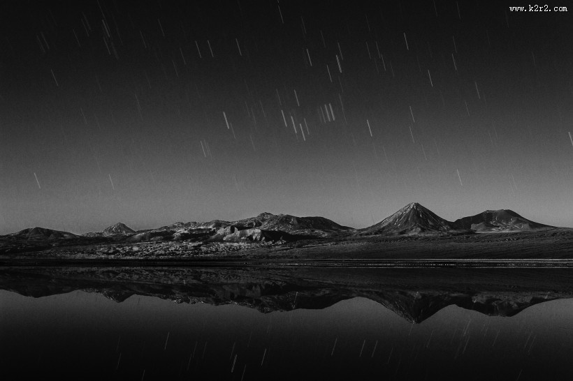 夜空中的流星图片