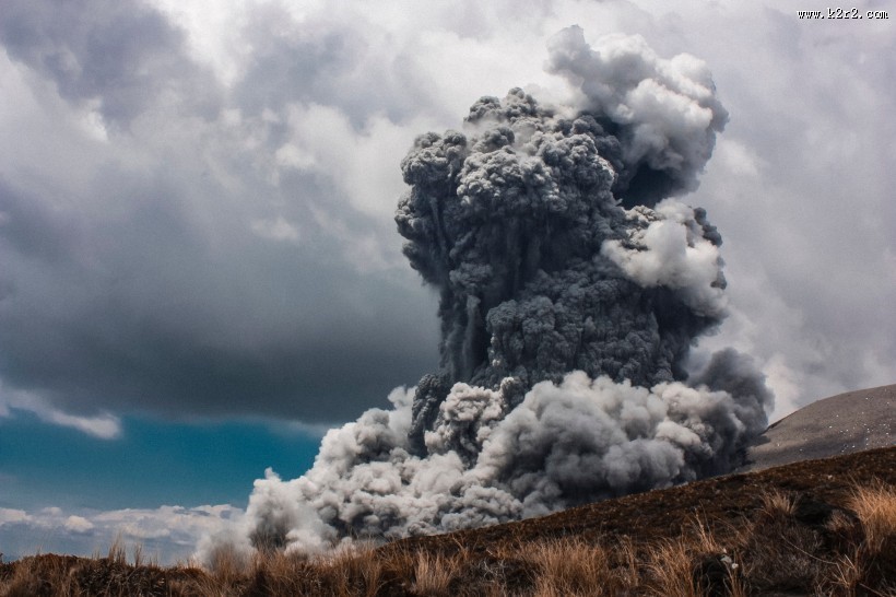 火山爆发的场面图片