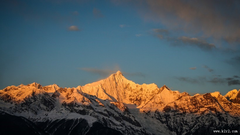 白雪皑皑的山脉图片大全