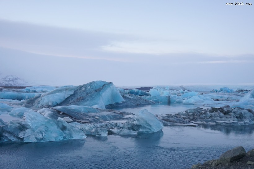 寒冷的冰川图片