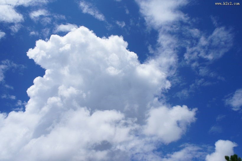 蓝天白云自然风景图片