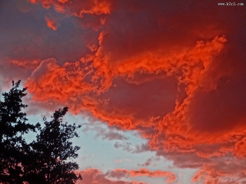 傍晚的彩云图片