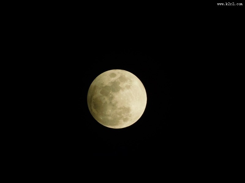 夜空中的月亮图片