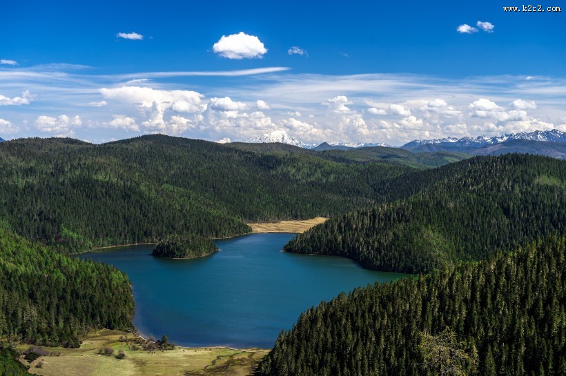 风景秀丽的湖泊图片