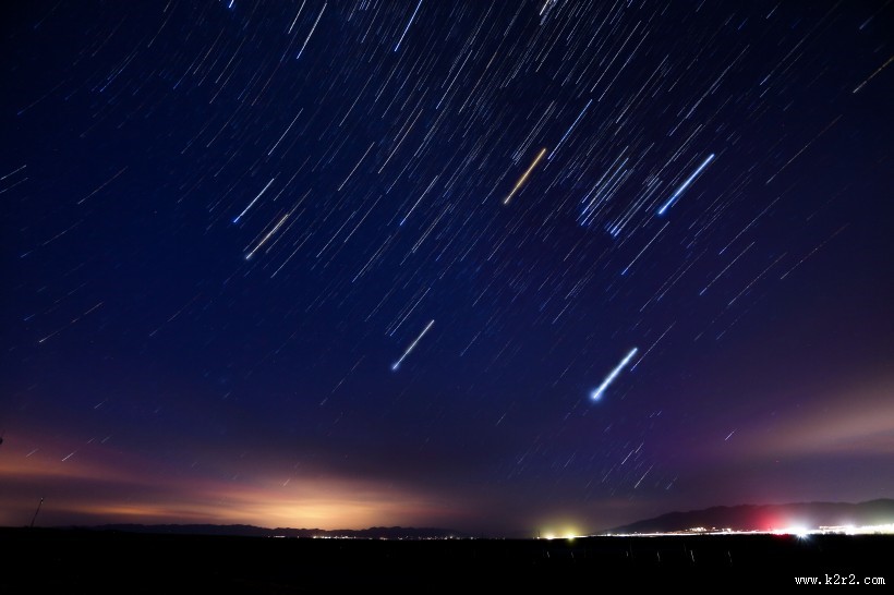 漂亮的星轨星空图片