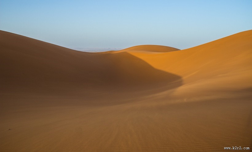 一望无际的沙漠图片