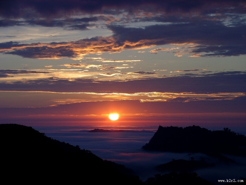 橙红色的夕阳图片